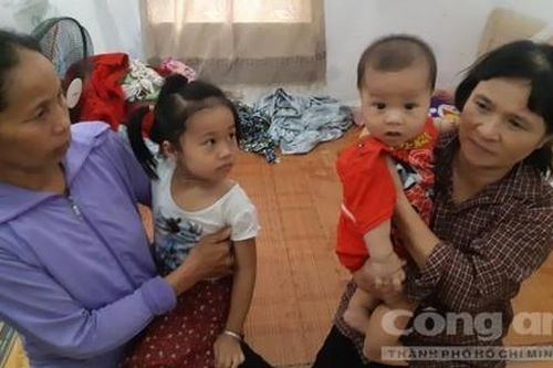 Buổi tăng ca định mệnh của người cha trẻ kiếm tiền mua sữa cho 2 con