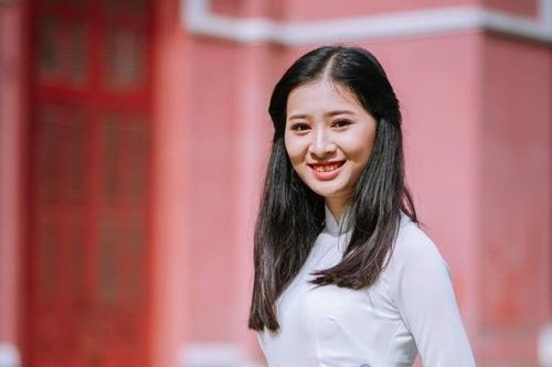 Hoa khôi Đại học Huế giỏi tiếng Anh, ước mơ làm cô giáo