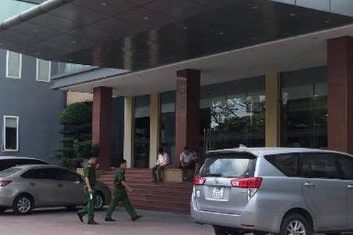 Nghệ An: Rơi từ tầng 9 khách sạn, cháu bé 5 tuổi tử vong