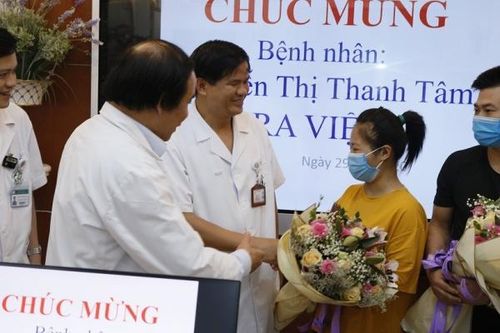 Cứu sống sản phụ vỡ gan, rối loạn đông máu nặng