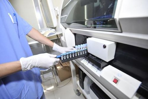 Người bị viêm gan B – Một trong các đối tượng dễ bị tổn thương bởi COVID-19