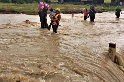 Mưa lũ gây thiệt hại nặng cho huyện biên giới Ea Súp
