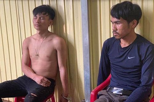 Khởi tố 2 kẻ 'gùi đá'