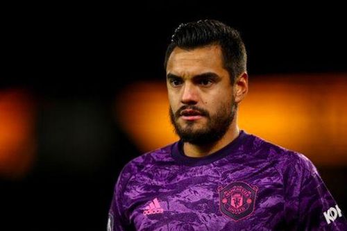 Chuyển nhượng cầu thủ hôm nay (1/8): Man Utd đàm phán với Romero và giữ 'thần đồng' Hannibal Mejbri; Arsenal sắp có tân binh đầu tiên
