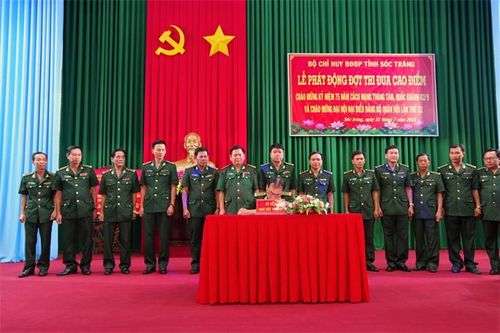 'Dân chủ, đoàn kết, trí tuệ, quyết thắng' chào mừng Cách mạng Tháng Tám và Quốc khánh 2-9