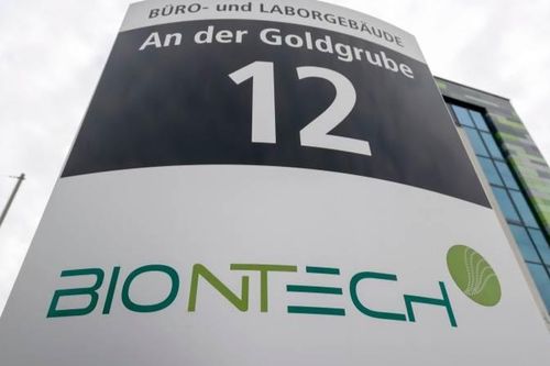 Nhật Bản đặt mua 120 triệu liều vắcxin phòng COVID-19 của BioNTech