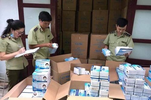 Khẩu trang tăng giá hơn vàng: Liên tục phát hiện và bắt giữ số lượng lớn khẩu trang giả mạo