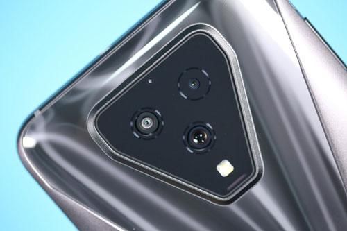 Smartphone gaming cấu hình 'siêu khủng', sạc 65W, màn hình 120Hz, giá rẻ bất ngờ
