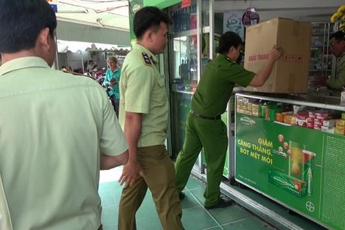Tạm giữ 7.500 chiếc khẩu trang y tế không có hóa đơn chứng từ