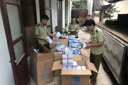 Phát hiện 18.950 hộp khẩu trang y tế không có hóa đơn chứng minh hàng hóa hợp pháp