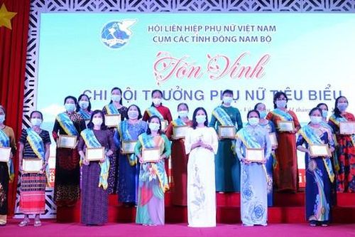 Tôn vinh 50 trái tim đầy nhiệt huyết với công tác Hội