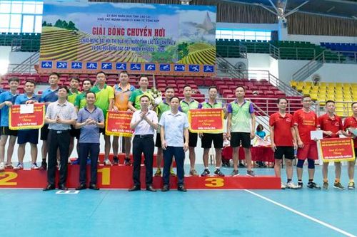 Bế mạc Giải bóng chuyền hơi Khối các ngành kinh tế tổng hợp tỉnh