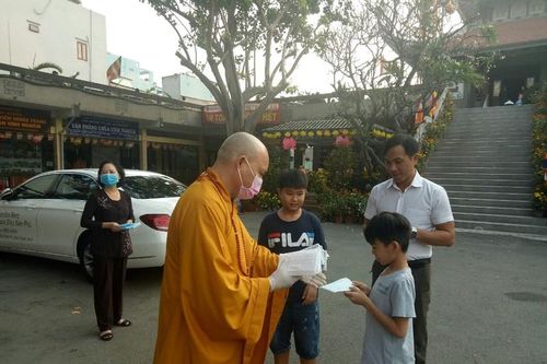 Chung tay đẩy lùi dịch Covid-19