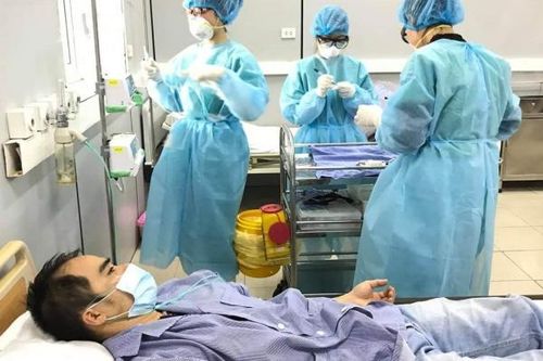 COVID-19: Xét nghiệm test nhanh âm tính vẫn phải cách ly đủ 14 ngày