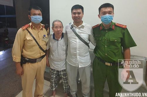Đi lạc từ phố Phương Mai ra bến xe Nước ngầm, cụ ông may mắn gặp CSGT