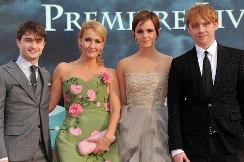 Tác giả 'Harry Potter' đón tuổi 55 sau vụ miệt thị người chuyển giới