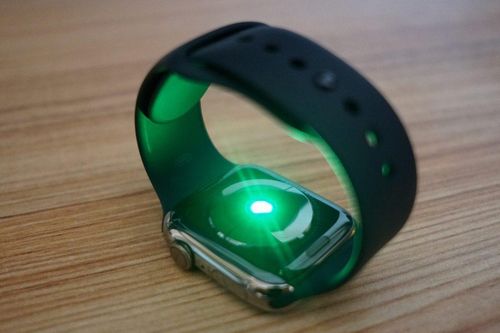 Apple Watch Series 6 có thể phát hiện người đeo nhiễm Covid-19