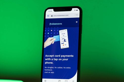 Apple vung 100 triệu USD hiện thực tham vọng thanh toán điện tử