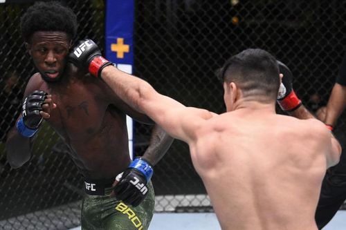 Pha lên gối uy lực trong chiến thắng knock-out ở UFC