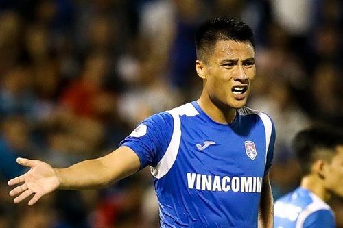 CĐV Quảng Ninh: 'CLB đánh đổi khán giả để làm gì?'