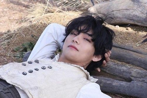 V BTS tiếp tục làm được điều chưa ai từng nhờ 'Sweet Night'