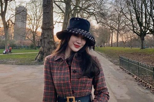 Gái Lào khoe tài làm bánh, dân mạng 'ngất' vì nhan sắc cuốn hút
