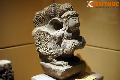 Giải mã loạt tượng người chim nghìn tuổi bí ẩn của Việt Nam