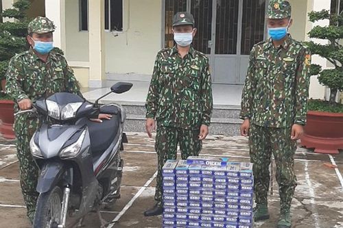 BĐBP Long An bắt liên tiếp 3 vụ buôn lậu, thu giữ gần 5.000 gói thuốc lá ngoại nhập lậu