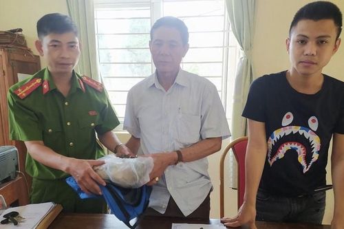 Nam thanh niên nhặt được 50 triệu đồng trả cho người đánh mất