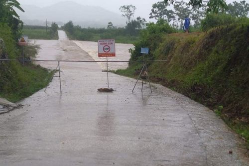 Bão số 2 gây mưa lớn ngập úng nghiêm trọng ở Nghệ An, nhiều đia phương bị chia cắt