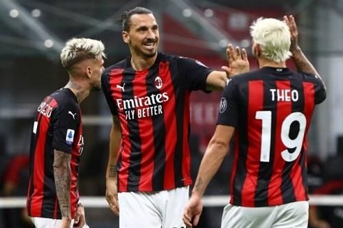 Ibrahimovic đi vào lịch sử Serie A, Milan đại thắng vòng hạ màn