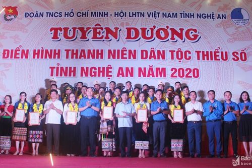 Tuyên dương 24 điển hình thanh niên dân tộc thiểu số tỉnh Nghệ An năm 2020