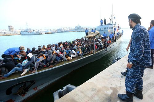 Giải cứu hàng trăm người di cư ở ngoài khơi bờ biển Libya