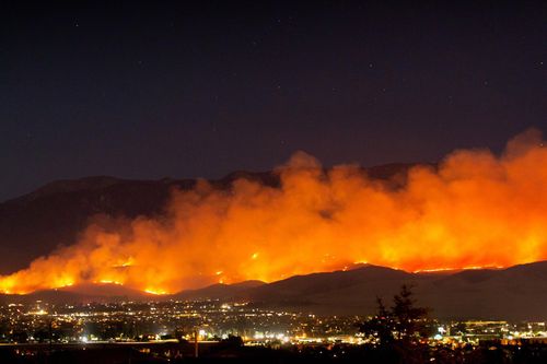 Mỹ: Sơ tán gần 8.000 người do cháy rừng tại Nam California