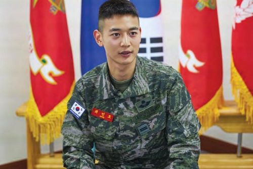 Cư dân mạng không thể tin rằng Minho (SHINee) sẽ xuất ngũ sớm như vậy