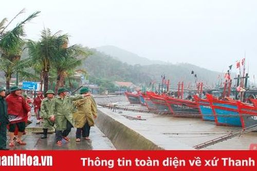 Phó Bí thư Thường trực Tỉnh ủy Đỗ Trọng Hưng kiểm tra công tác ứng phó với bão số 2 tại huyện Hoằng Hóa và TP Sầm Sơn