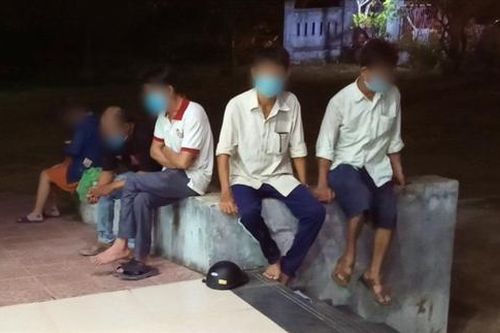 Cách ly 6 người từ Đà Nẵng trở về Quảng Trị trong đêm