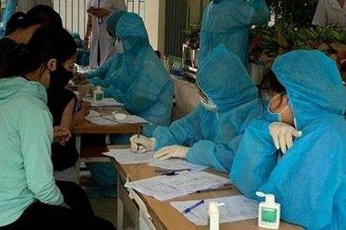 Hà Nội đề nghị cấp thêm test nhanh để sàng lọc người về từ Đà Nẵng