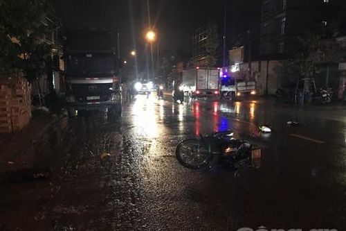Đi nhậu về tông đuôi xe tải, 1 người chết, 1 người bị thương