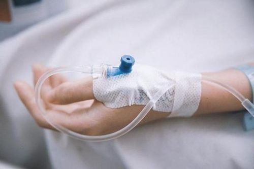 Bị sốt virus có nên truyền dịch?