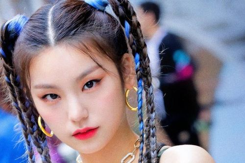 Đã tìm ra nữ idol 'miễn nhiễm' với lông mày: Để kiểu nào cũng 'đẹp bất chấp'