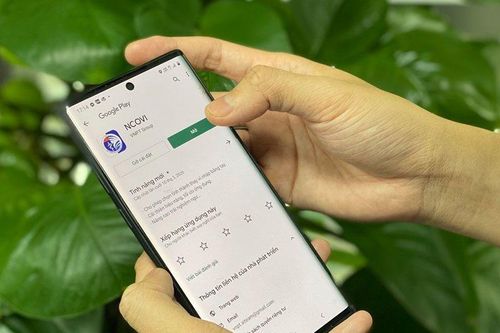 Sử dụng ứng dụng NCOVI và Vietnam Health Declaration để hỗ trợ ngành y