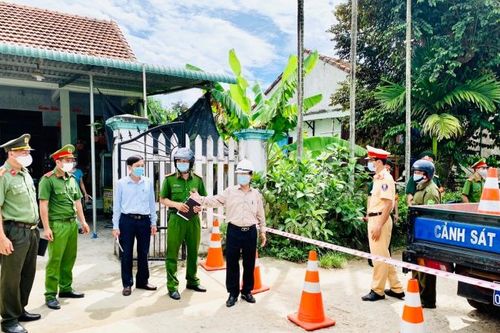Phong tỏa khu dân cư và chợ liên quan đến bệnh nhân 621