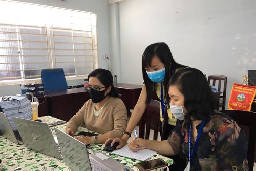 Các trường đại học ở miền Tây vừa dạy học vừa phòng dịch