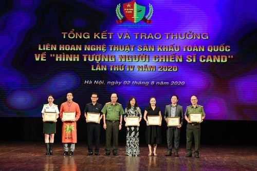 Trao giải Liên hoan nghệ thuật về 'Hình tượng người chiến sĩ Công an nhân dân'