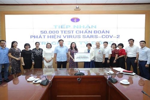 Sao Thái Dương tặng 50.000 kit xét nghiệm chẩn đoán Covid-19 trị giá 20 tỷ đồng
