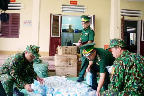 Thu giữ trên 13.000 khẩu trang nhập lậu từ Trung Quốc