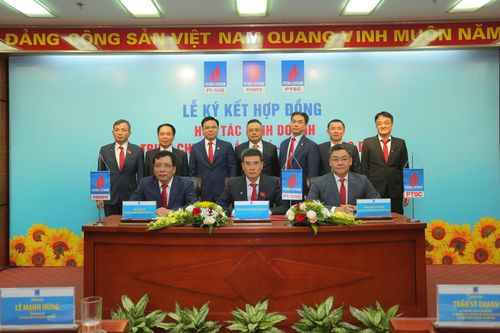 Ký kết hợp tác kinh doanh chuỗi giá trị dịch vụ trong PVN