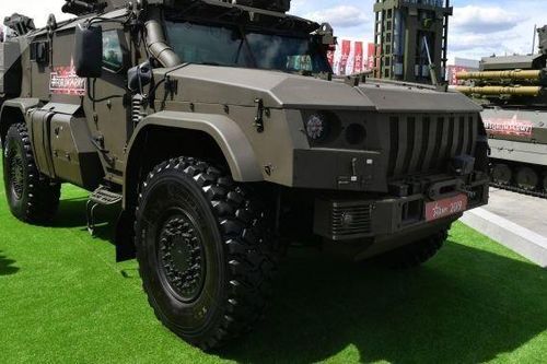 Quân đội Nga sẽ được trang bị xe bọc thép tối tân Typhoon VDV vào năm 2021