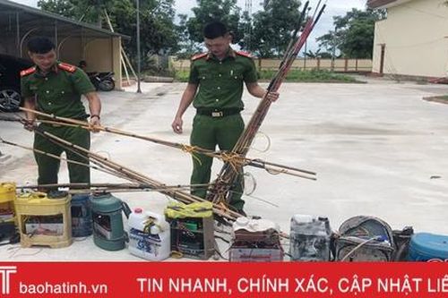 Thu giữ 11 bộ kích điện đánh bắt thủy sản hủy diệt ven sông Nghèn